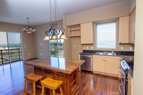 488 E Ocean Blvd, Long Beach, CA, 90802-4761 | Card Image