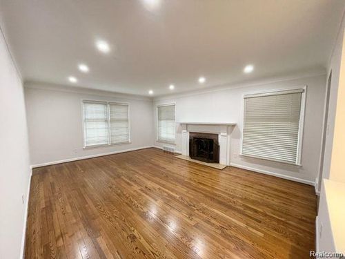 576 Merritt Ln, Birmingham, MI, 48009-4418 | Card Image