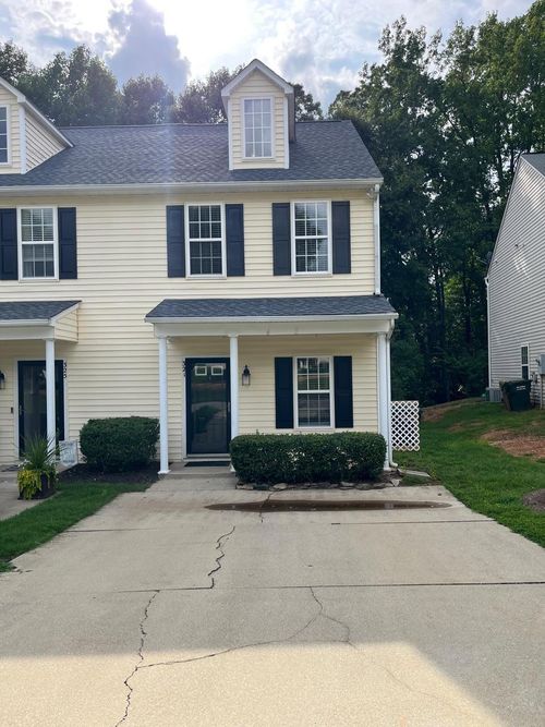 321 Woodson Dr, Clayton, NC, 27527-3916 | Card Image