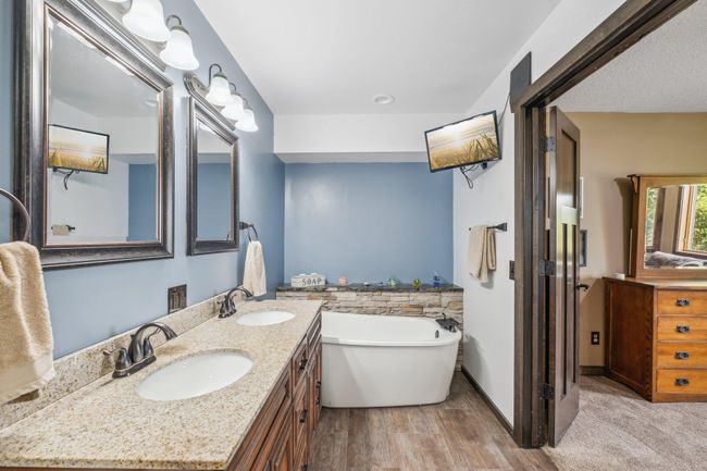 10865 367th Street, House other with 4 bedrooms, 3 bathrooms and null parking in Sunrise Twp MN | Image 36
