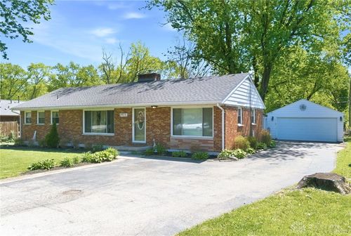 3915 Knollwood Dr, Beavercreek, OH, 45432-2003 | Card Image