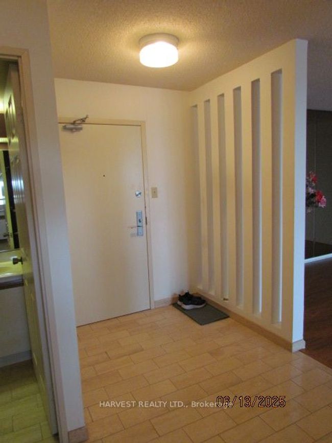 2102 - 255 Bamburgh Cir, Condo with 2 bedrooms, 2 bathrooms and 2 parking in Scarborough ON | Image 8