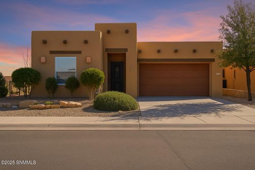 8076 Willow Bloom Cir, Las Cruces, NM, 88007-8815 | Card Image