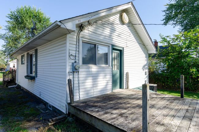44 W End - Rear | Image 4