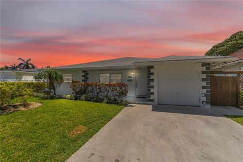 806 Ne 4th St, Hallandale Beach, FL, 33009 | Card Image