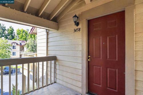 3458 Smoketree Commons Dr, Pleasanton, CA, 94566-7962 | Card Image