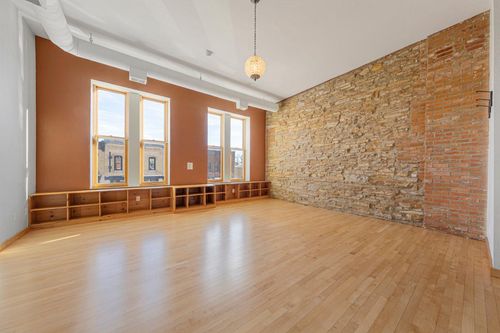 7-500 Division St S, Northfield, MN, 55057-2130 | Card Image