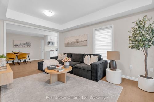 5-107 Westra Dr, Guelph, ON, N1K0A5 | Card Image