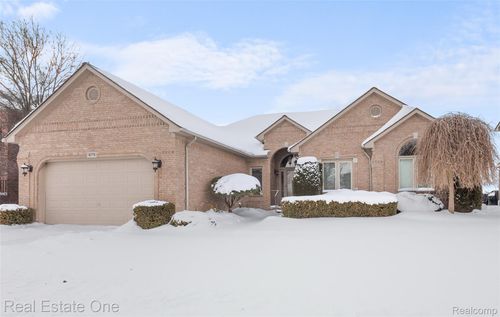 16770 Country Club Dr, Macomb, MI, 48042-1137 | Card Image