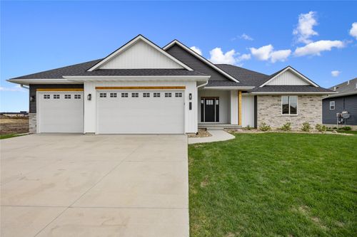 4274 Hastings Dr, Marion, IA, 52302-4837 | Card Image