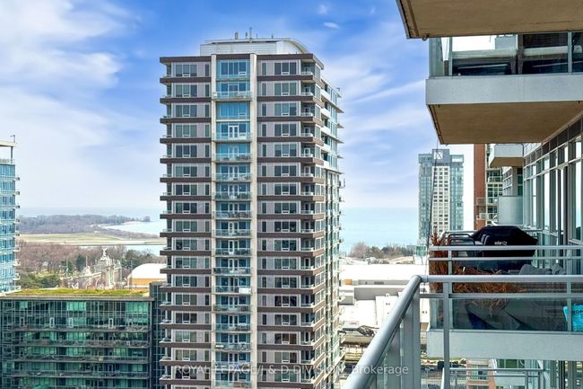 1707 - 80 Western Battery Rd, Condo with 2 bedrooms, 2 bathrooms and null parking in Toronto ON | Image 25
