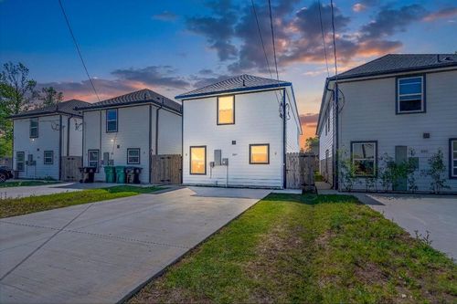 a-8124 Sterlingshire St, Houston, TX, 77078-2739 | Card Image