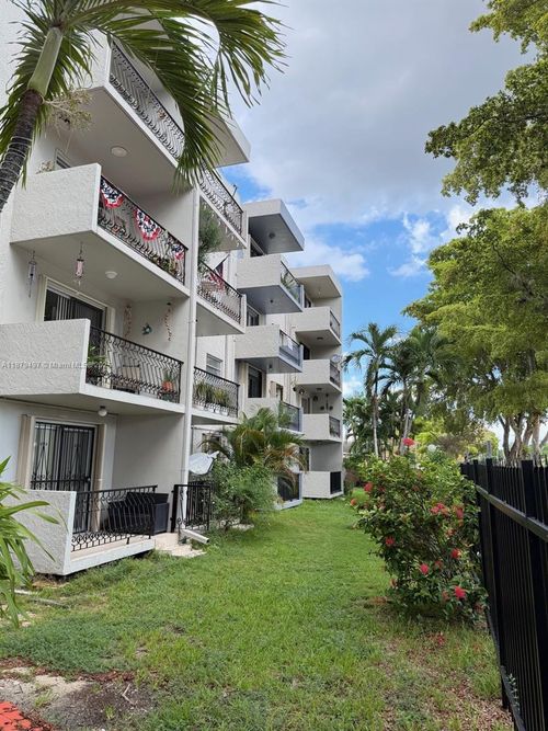 apt-110-3181 Sw 13th St, Miami, FL, 33145-1062 | Card Image