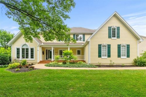 14801 Rosewood Dr, Leawood, KS, 66224-3827 | Card Image