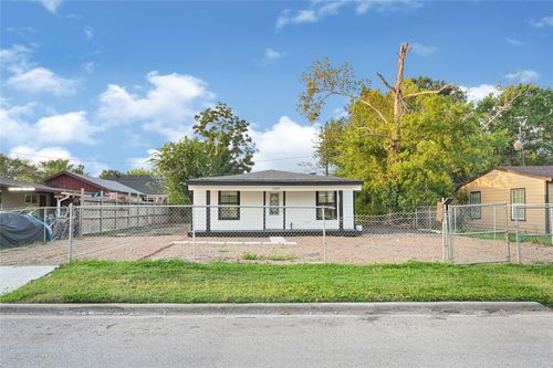 1426 17th St, Galena Park, TX, 77547-2434 | Card Image