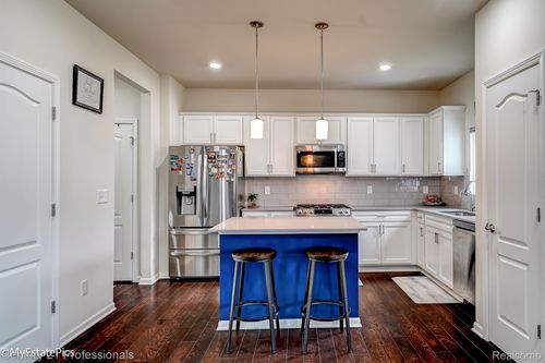 6044 Fieldstone Circle, South Lyon, MI, 48178 | Card Image