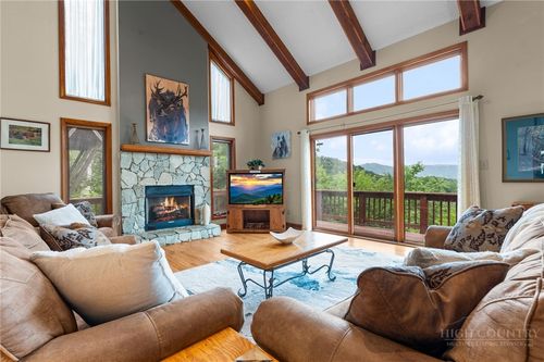 22-218 Slope View Rd, Sugar Mountain, NC, 28604-7162 | Card Image