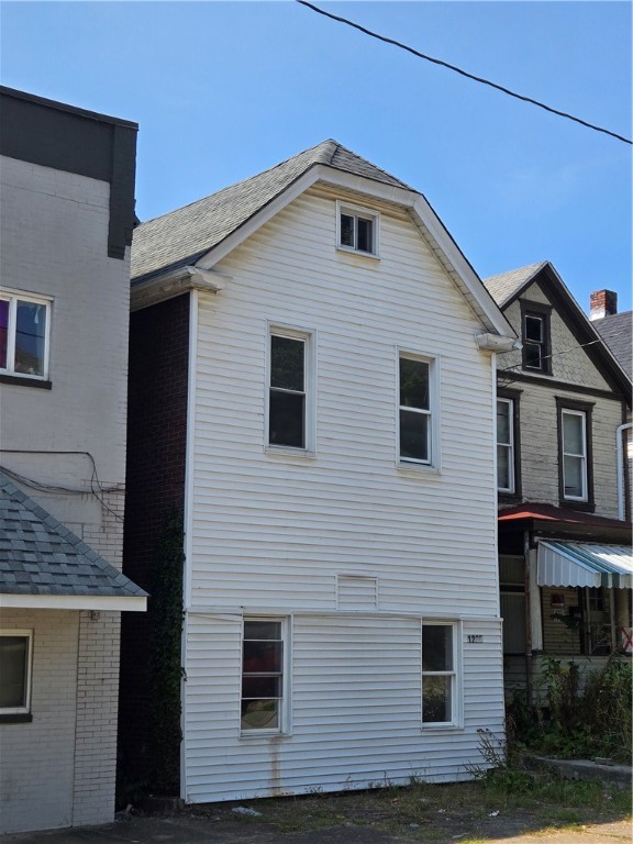 Victoria Ave, New Kensington, PA 15068