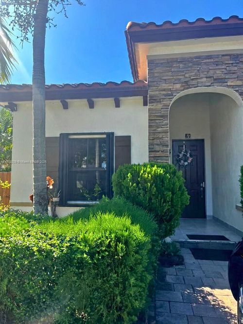 116 Ne 25th Ter, Homestead, FL, 33033-6214 | Card Image