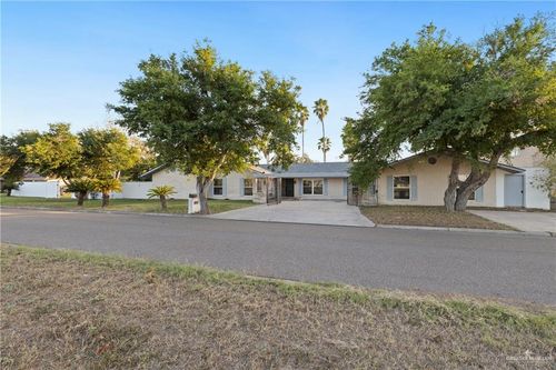 812 Volz Ln, Mission, TX, 78572-2935 | Card Image