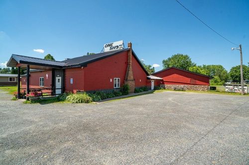 907 E 3rd St, Owen, WI, 54460-9528 | Card Image