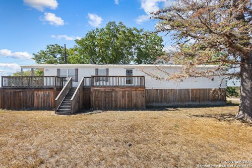 716 Lakeshore Dr S, Bandera, TX, 78003-4154 | Card Image