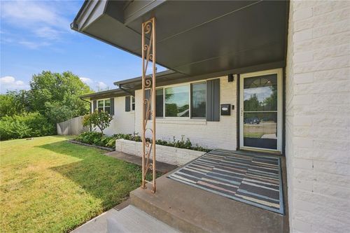 2000 S Boulevard, Edmond, OK, 73013 | Card Image