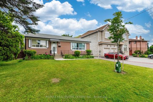 6939 Justine Dr, Mississauga, ON, L4T1M4 | Card Image