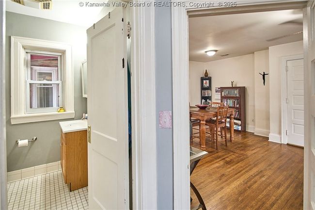 APT-231 - 1313 Lee St E, Condo with 2 bedrooms, 2 bathrooms and null parking in Charleston WV | Image 23