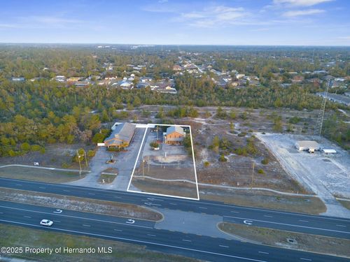 7044 Commercial Way, WEEKI WACHEE, FL, 34613-6301 | Card Image