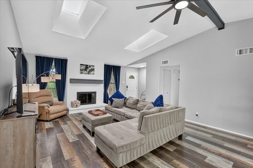 2806 Holy Cross Ln, Garland, TX, 75044-4632 | Card Image