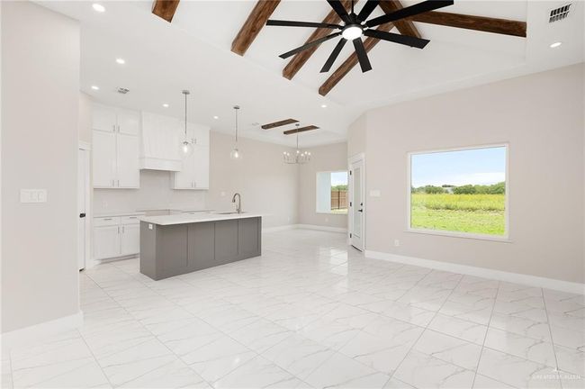 1008 Broken Arrow Dr, House other with 3 bedrooms, 2 bathrooms and 2 parking in Alamo TX | Image 7
