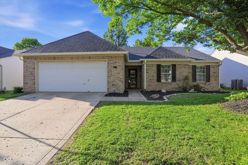 19413 Amber Way, Noblesville, IN, 46060-8386 | Card Image