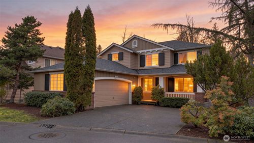 16102 Parkside Way Se, Renton, WA, 98058-4223 | Card Image