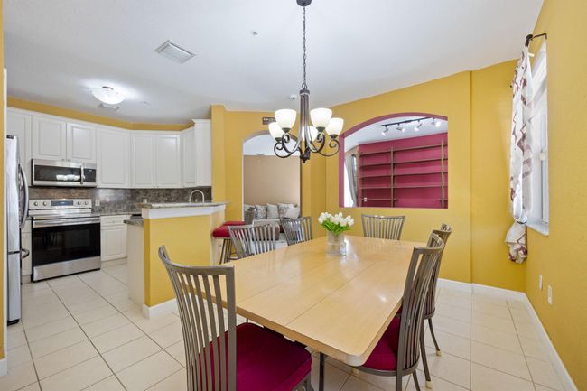 141 - 2122 Shoma Dr, Condo with 3 bedrooms, 3 bathrooms and null parking in Royal Palm Beach FL | Image 6