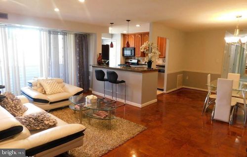 apt-2-5600 Bloomfield Dr, ALEXANDRIA, VA, 22312-2518 | Card Image
