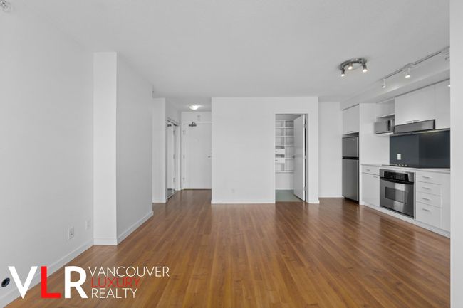 3207 - 602 Citadel Parade, Condo with 1 bedrooms, 0 bathrooms and 1 parking in Vancouver BC | Image 6