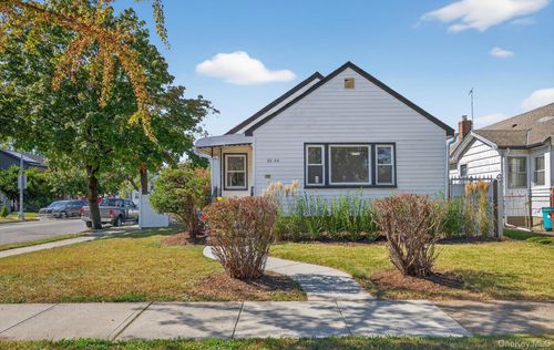 80 266th St, Glen Oaks, NY, 11004 | Card Image