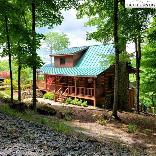 126 Rock Spring Cir, Sugar Mountain, NC, 28604-7108 | Card Image