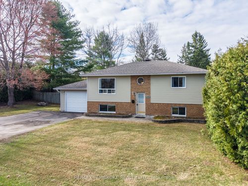 5 Edward Street, Petawawa, ON, K8H2P2 | Card Image