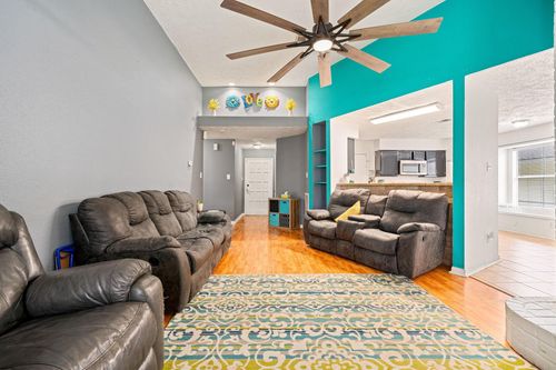 327 Brompton Ct, Highlands, TX, 77562-4515 | Card Image