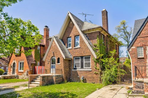 18613 Santa Rosa Dr, Detroit, MI, 48221-2246 | Card Image