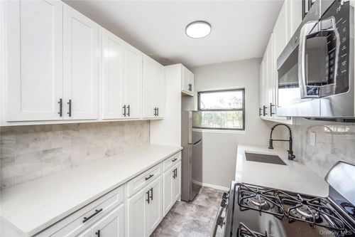 2c-64 Kensington Rd, Bronxville, NY, 10708-1430 | Card Image