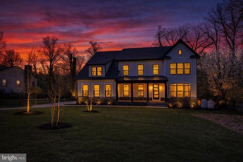 2424 Carey Ln, VIENNA, VA, 22181-5446 | Card Image