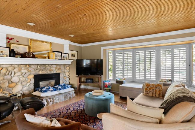 3935 Tudor Ave, House other with 4 bedrooms, 3 bathrooms and 2 parking in Saanich BC | Image 11