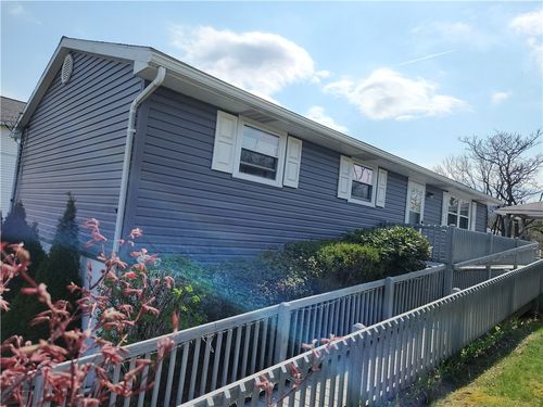 807 W 1st Ave, Derry, PA, 15627-1403 | Card Image