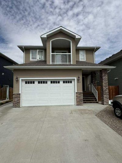 413 10b St, House detached with 5 bedrooms, 3 bathrooms and 5 parking in Nobleford AB | Image 2