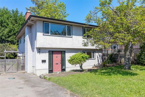 2252 Kinross Ave, Victoria, BC, V8R2N5 | Card Image