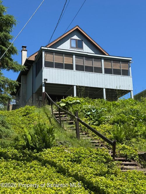 33 Lakefront Ln, Scott Twp, PA, 18433-7813 | Card Image
