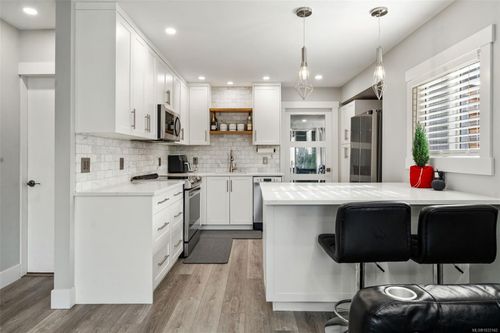 450 Obed Ave, Victoria, BC, V9A1K5 | Card Image